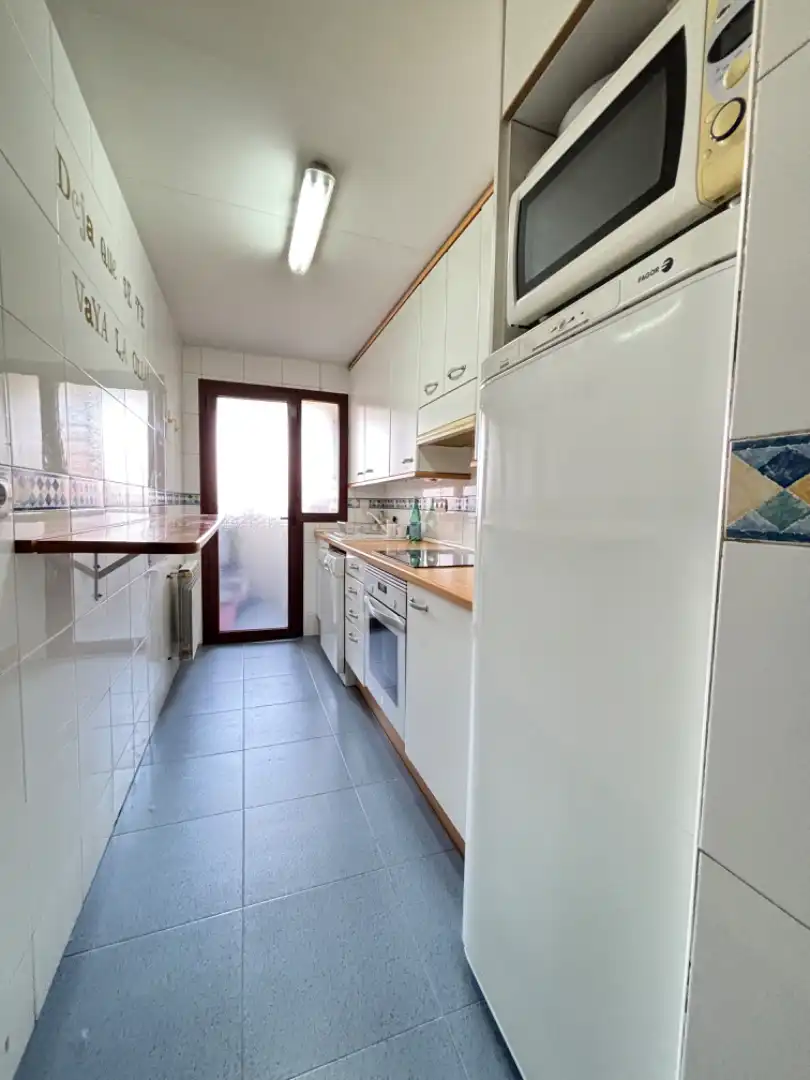 Küche von Wohnung zum Verkauf in Majadahonda mit Klimaanlage, Heizung und Privatgarten