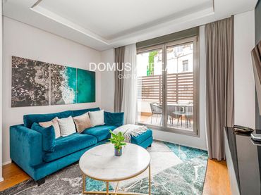 Flat with pool for sale in Fuencarral