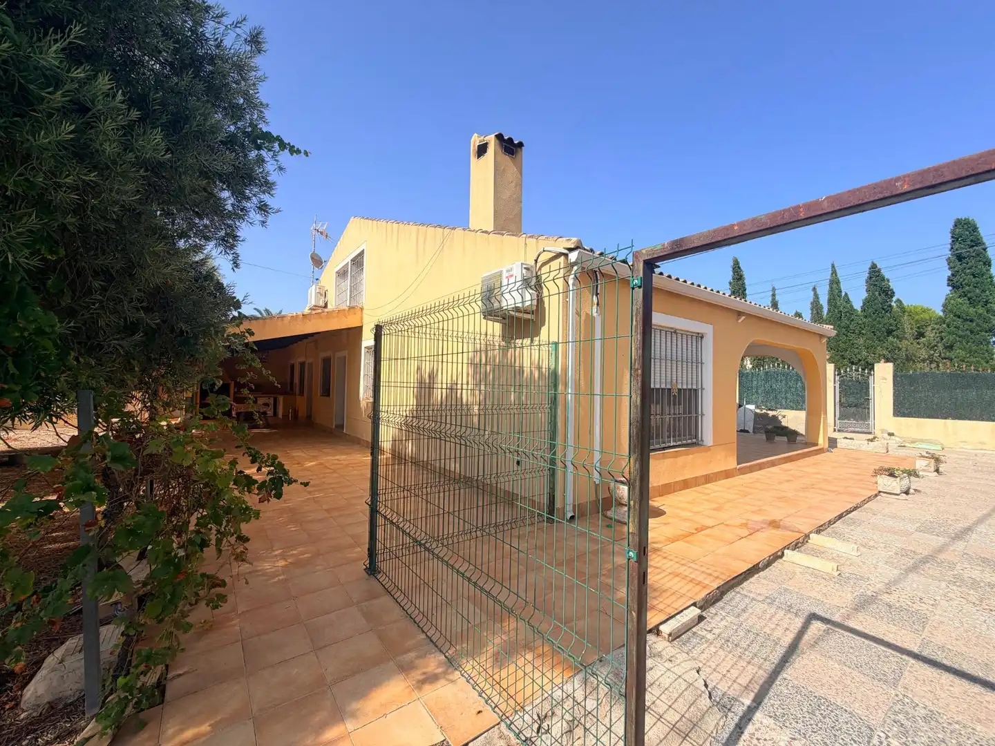 Vista exterior de Casa o chalet de alquiler en Elche / Elx con Aire acondicionado, Calefacción y Jardín privado