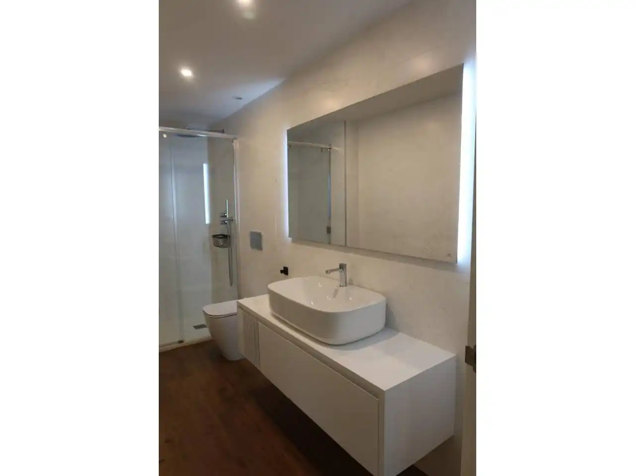 Badezimmer von Wohnung zur Miete in Valencia mit Klimaanlage, Parkett und Balkon