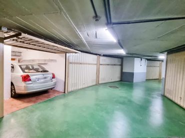 Single parking space with lift for sale in Maria Lezo Kalea