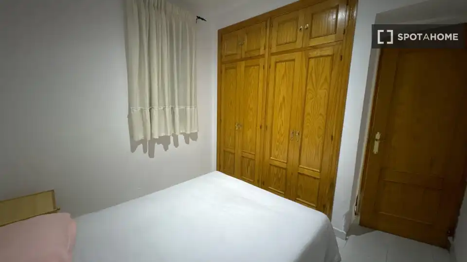 Bedroom of Flat for rent in Madrid  with Air Conditioner, Heating and Furnished
