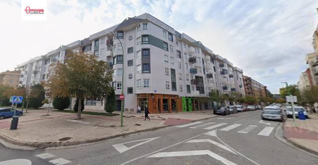 Apartamento en Alquiler en Reyes Católicos