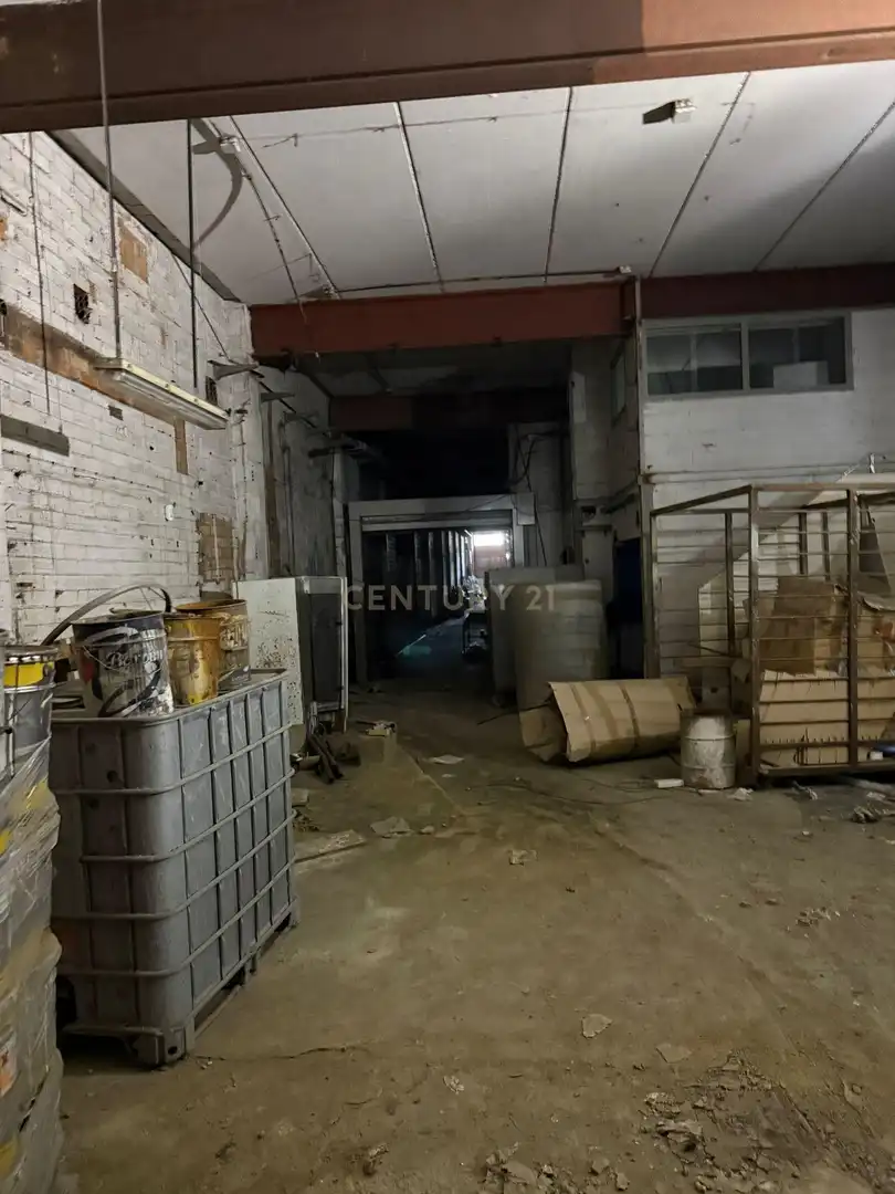 Industrial building with lift for sale in Zona Industrial, imagen 20