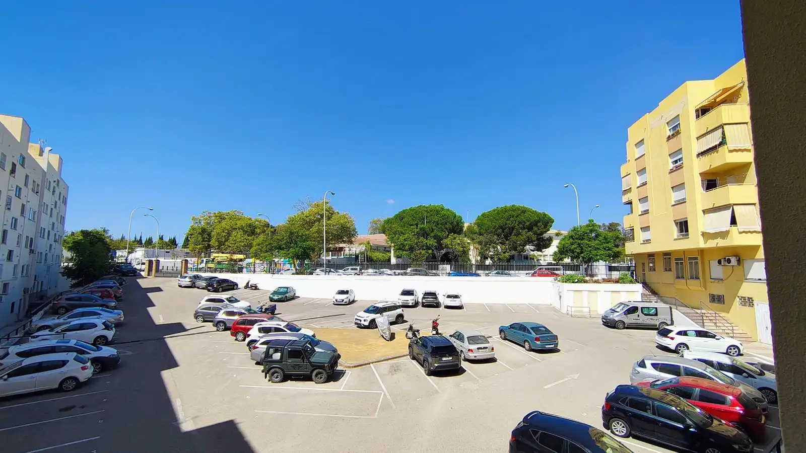 Aparcament de Pis en venda en Marbella amb Aire condicionat, Rentadora i Internet