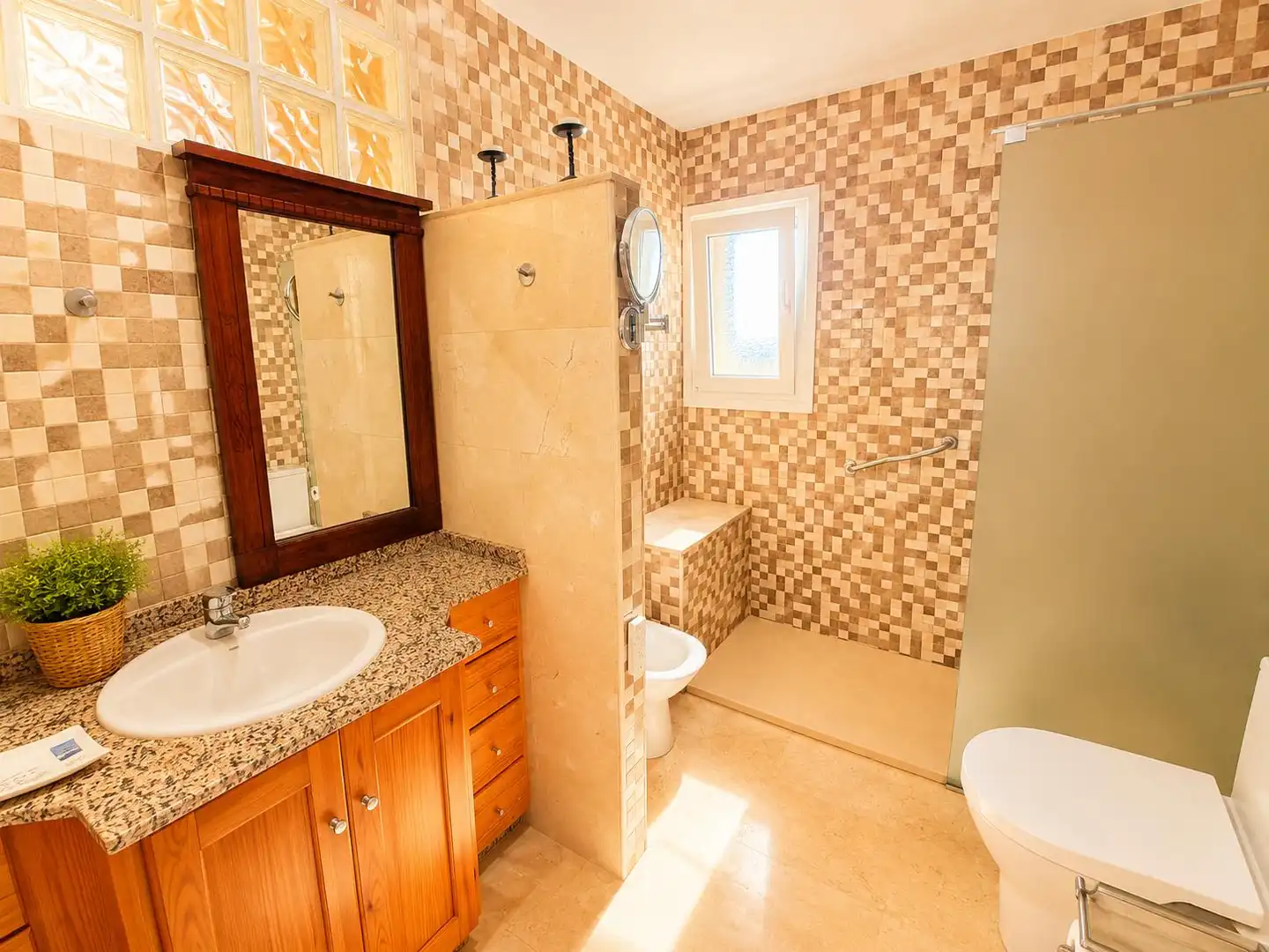 Bathroom of Flat for sale in Benalmádena  with Air Conditioner, Terrace and Furnished