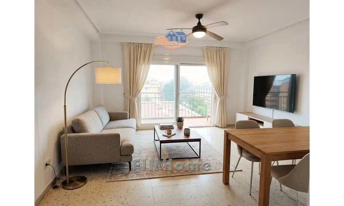 Living room of Flat for sale in Sevilla  with Air Conditioner, Heating and Terrace