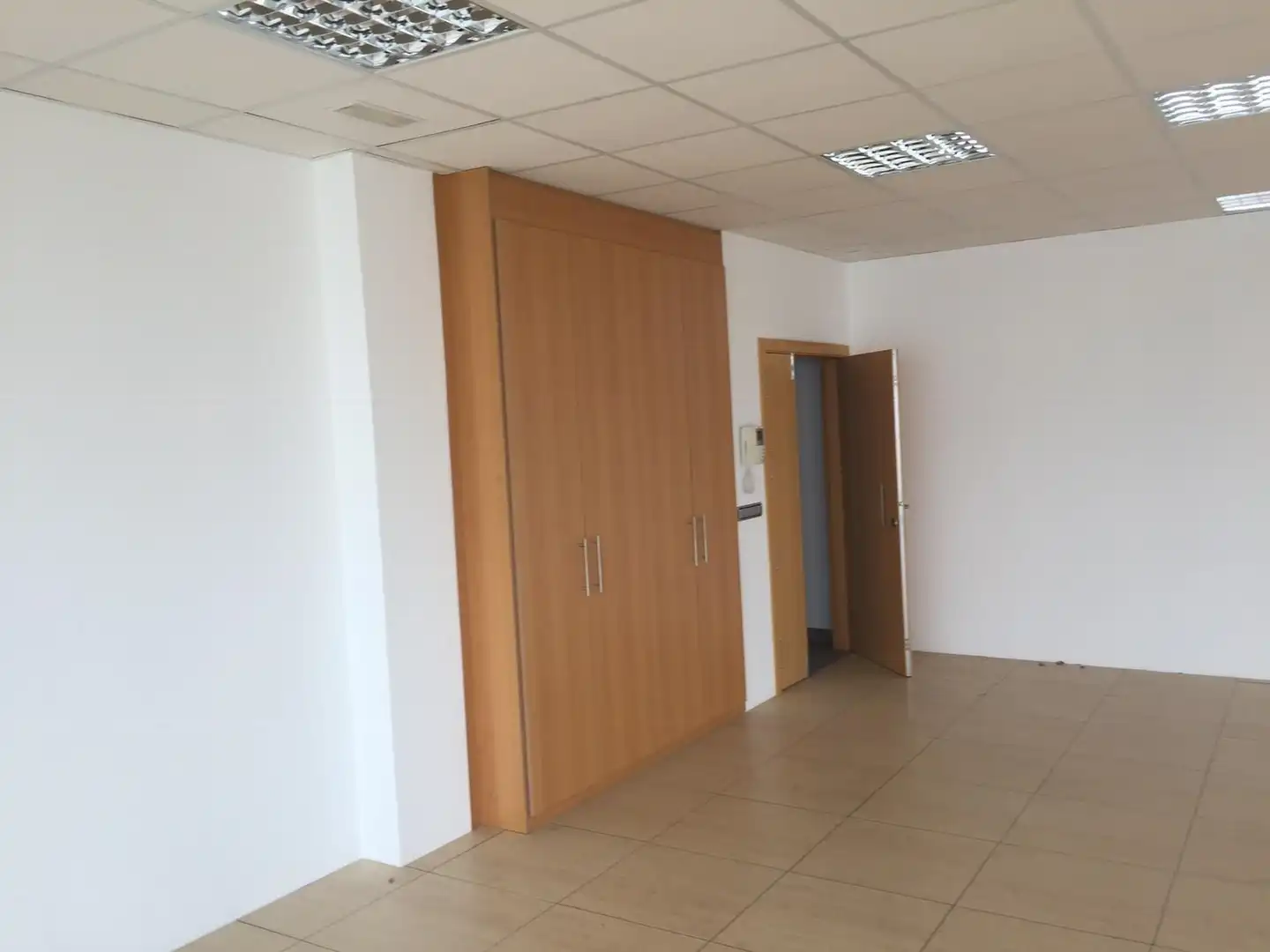 Business premises for sale in Sur, imagen 4