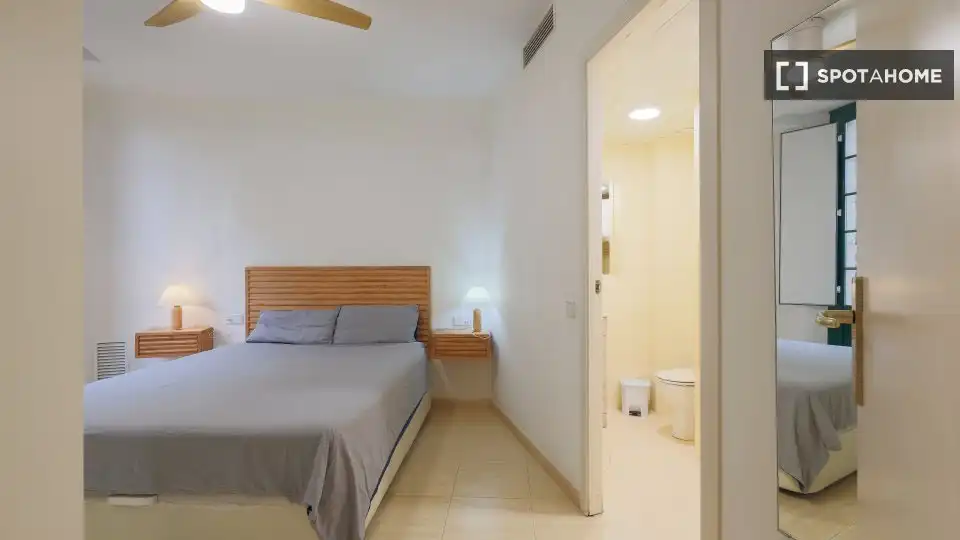 Piso con terraza en alquiler en Ciutat Vella, imagen 13