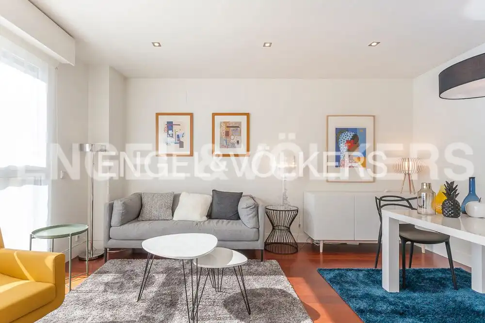 Living room of Attic for rent in Madrid  with Air Conditioner, Heating and Furnished