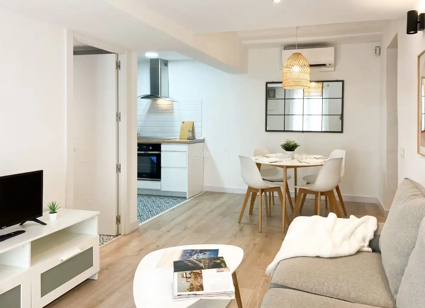Flat for sale in Carrer de Calders 4, imagen 2