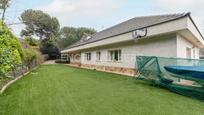 Vista exterior de Casa o xalet en venda en Guadarrama amb Aire condicionat, Calefacció i Jardí privat