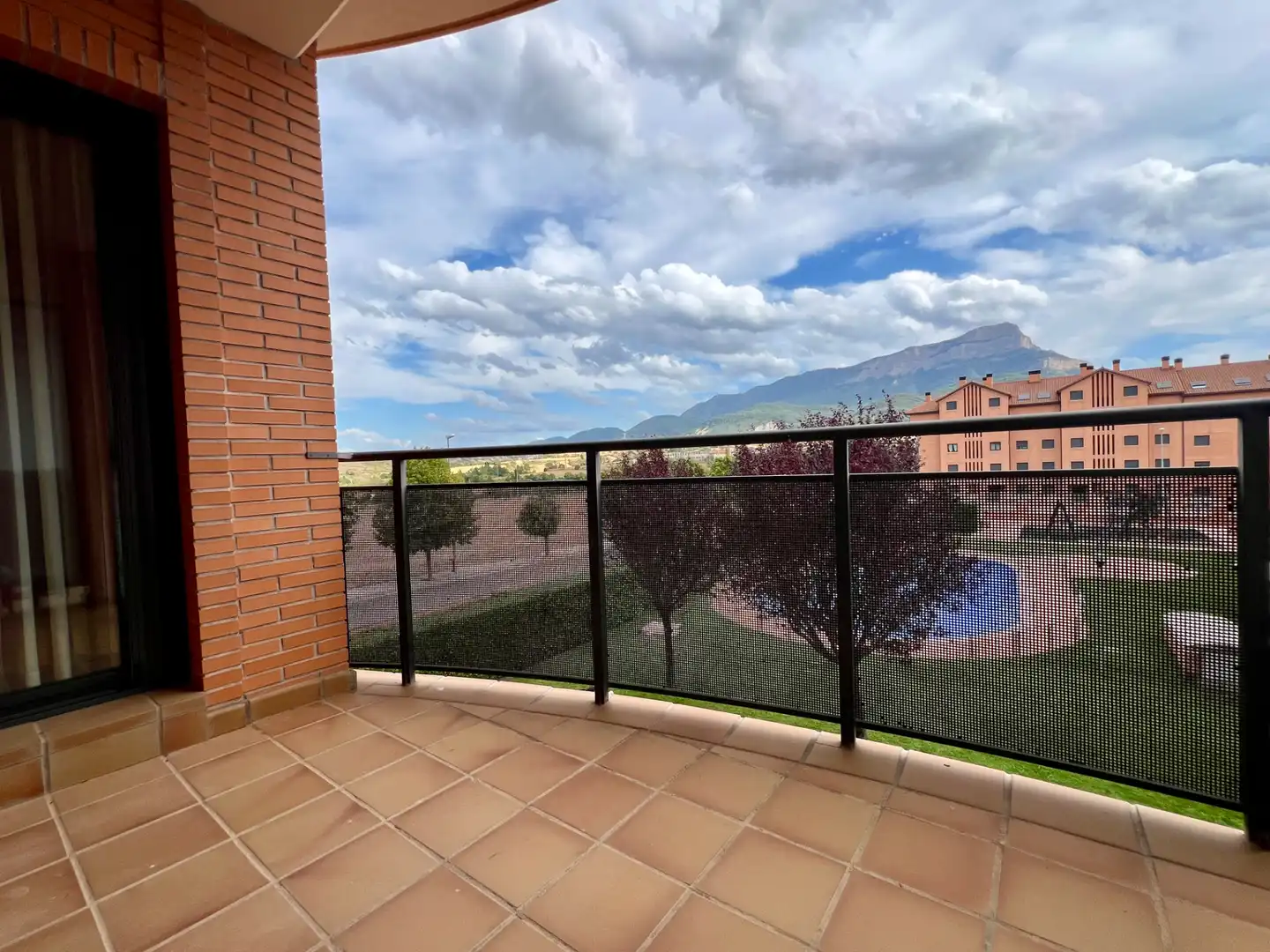 Terrace of Flat for sale in Jaca  with Heating, Parquet flooring and Terrace