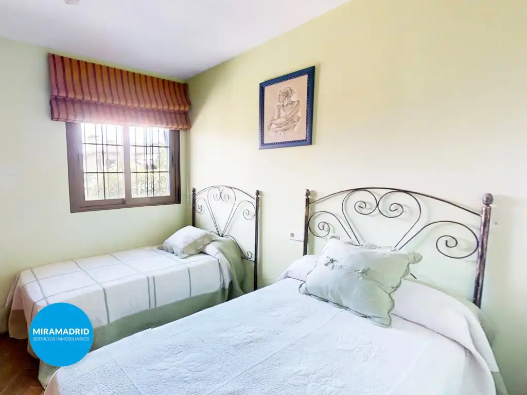 Habitación de Casa o chalet en venta en Torrejón del Rey con Piscina