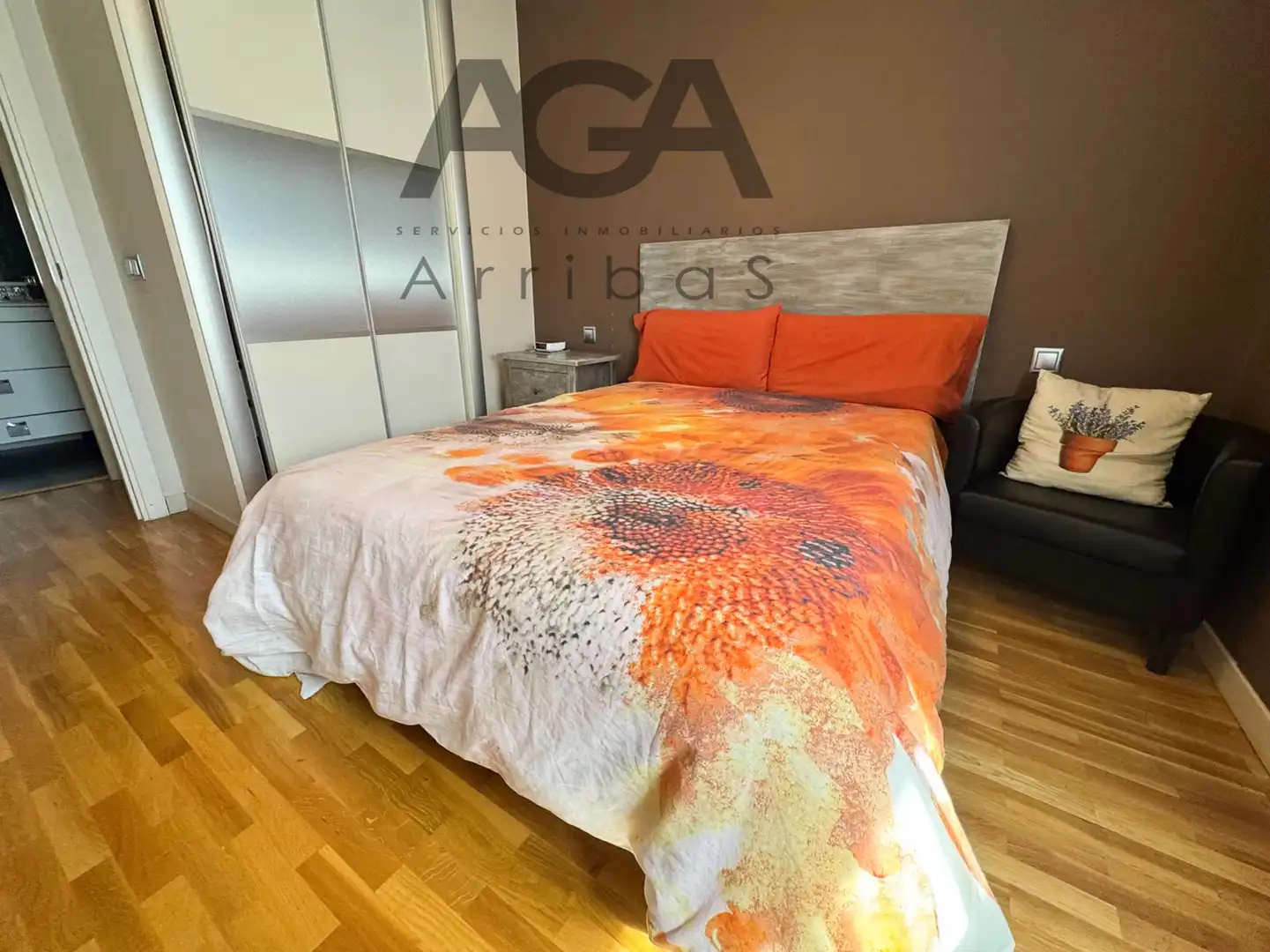 Schlafzimmer von Einfamilien-Reihenhaus zum Verkauf in Badalona mit Klimaanlage und Abstellraum