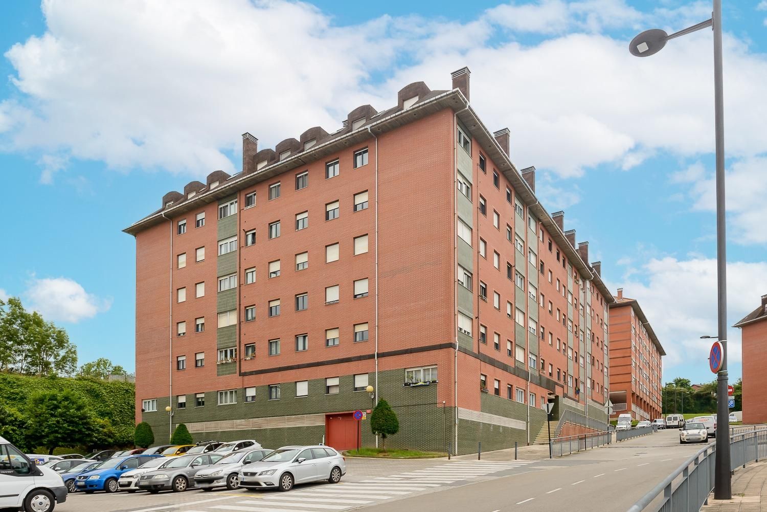 Vista exterior de Piso en venta en Oviedo  con Calefacción y Trastero
