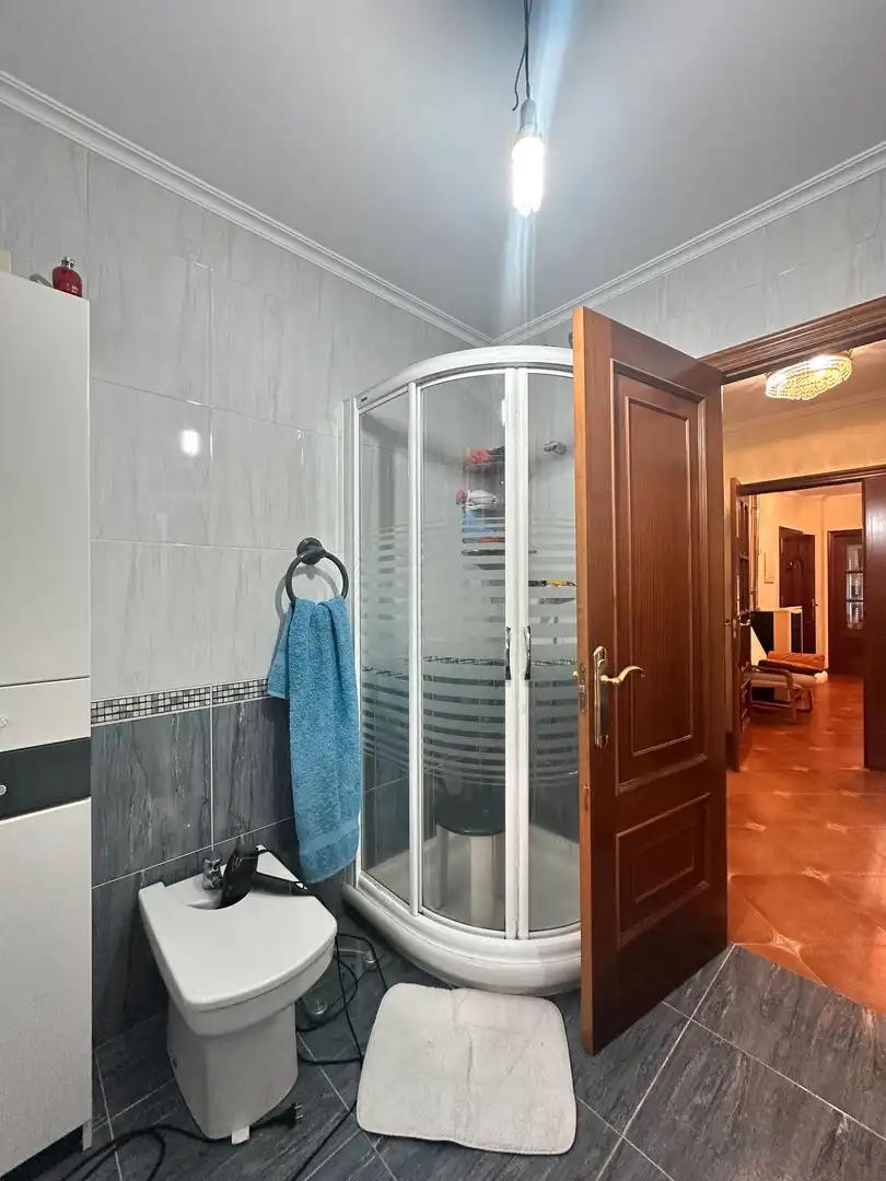 Baño de Casa o chalet en venta en O Carballiño   con Calefacción, Jardín privado y Parquet