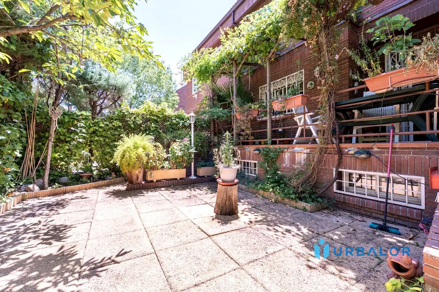 Terraza de Casa adosada en venta en Alcorcón con Calefacción, Jardín privado y Parquet