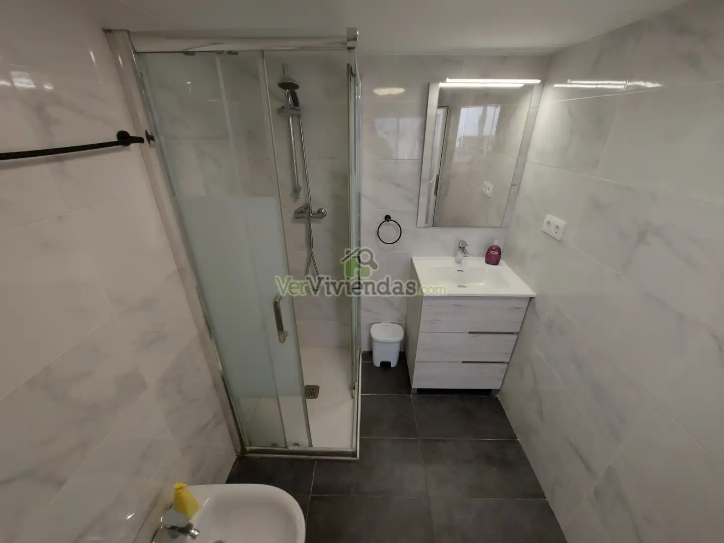 Baño de Planta baja en venta en Castellar del Vallès con Terraza, Horno y Internet