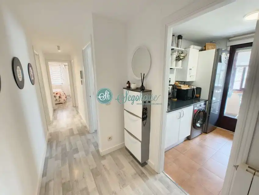 Piso en venta en Torrecaballeros con Calefacción, Terraza y Amueblado