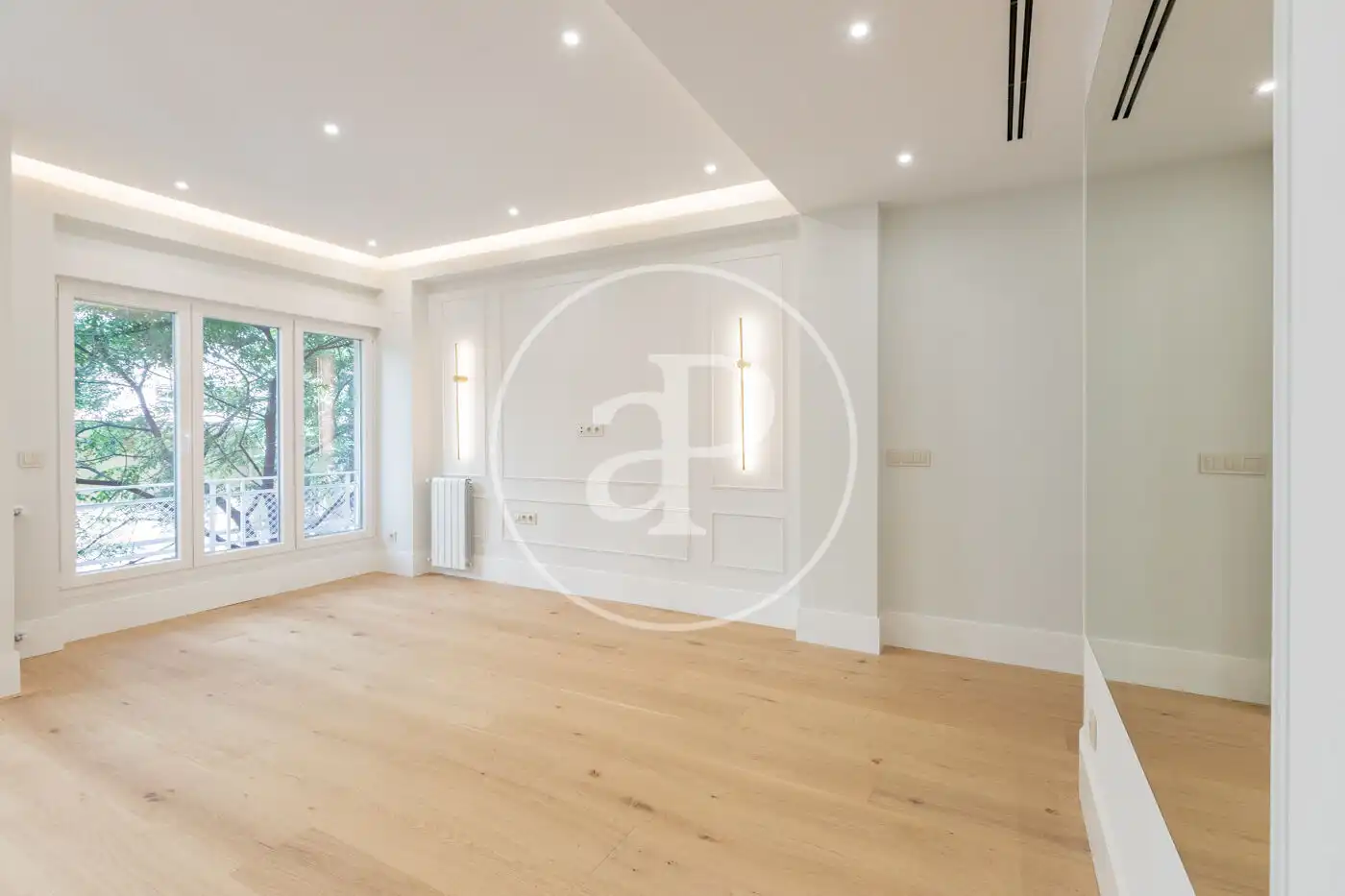 Living room of Flat for sale in Madrid  with Air Conditioner and Heating