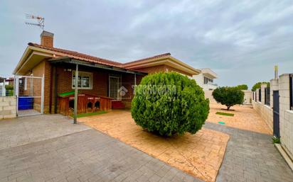 Exterior view of House or chalet for sale in Torrejón del Rey