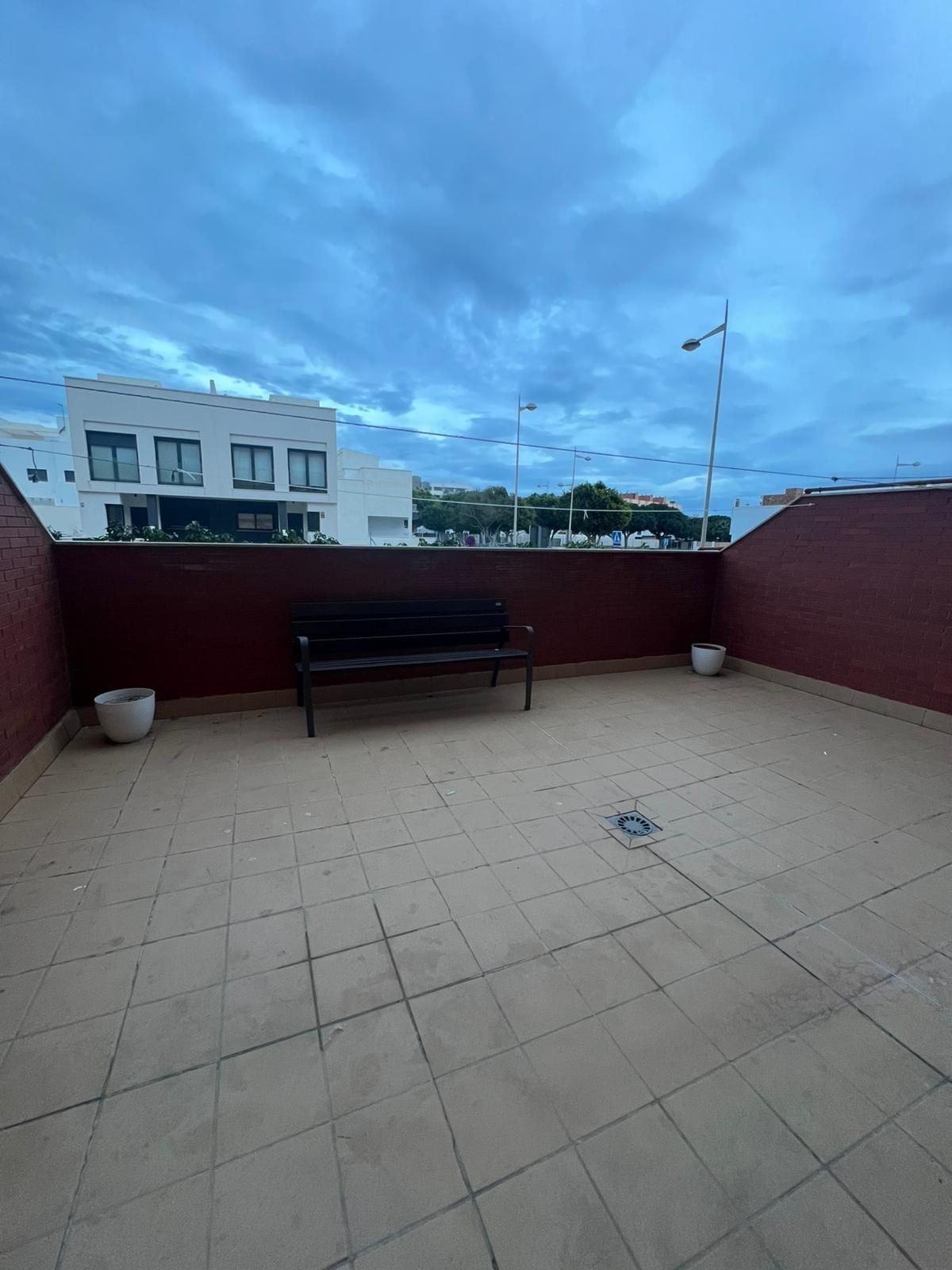 Terrassa de Apartament de lloguer en  Almería Capital amb Aire condicionat i Balcó