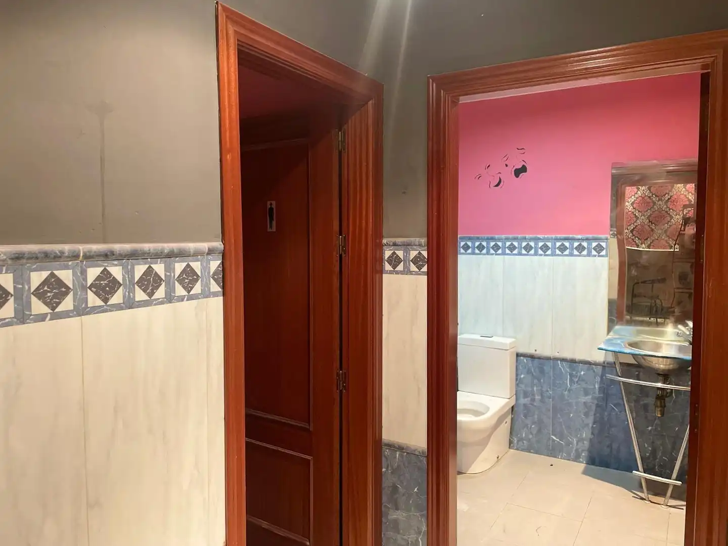 Bathroom of Houses for sale in Chimeneas  with Air Conditioner, Private garden and Terrace