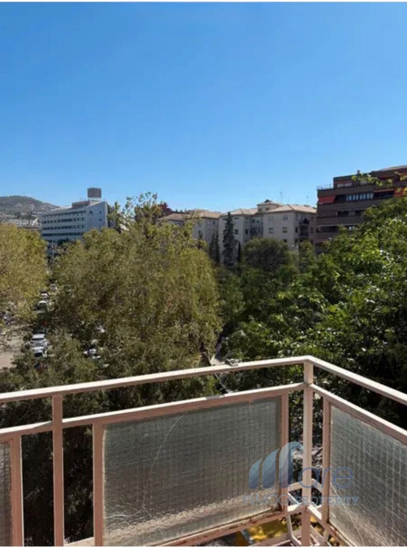 Exterior view of Flat for sale in  Granada Capital  with Heating, Terrace and Furnished