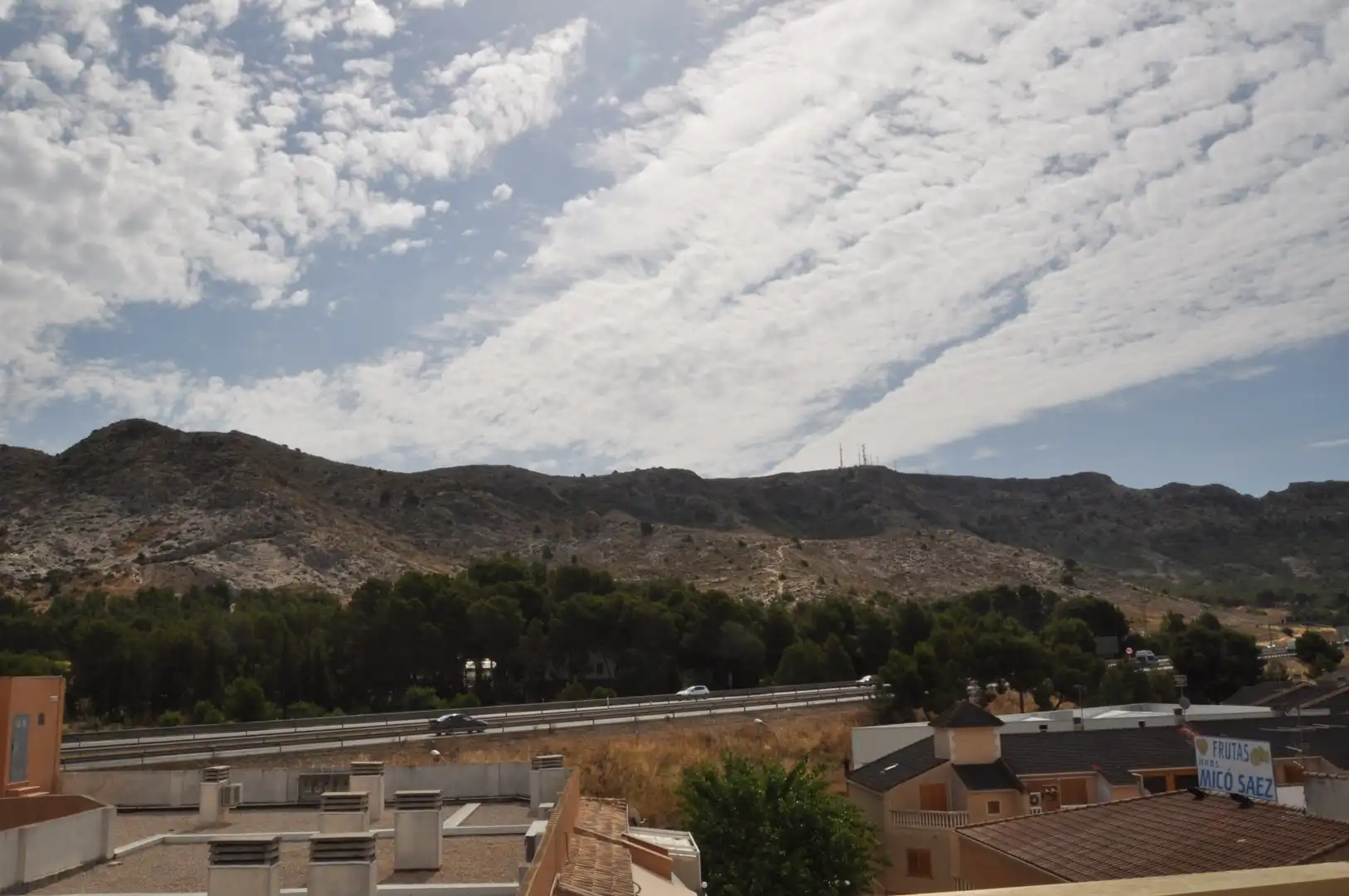 Vista exterior de Apartament en venda en Villena amb Traster i Balcó
