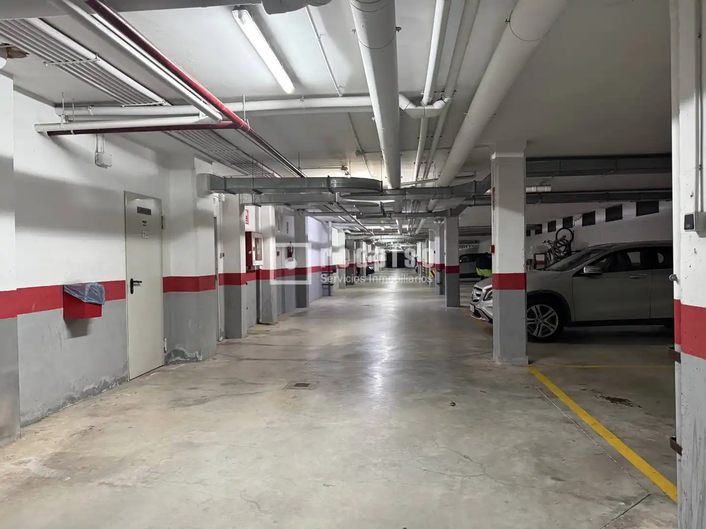 Parkplatz von Wohnung zum Verkauf in Rincón de la Victoria mit Klimaanlage, Privatgarten und Terrasse