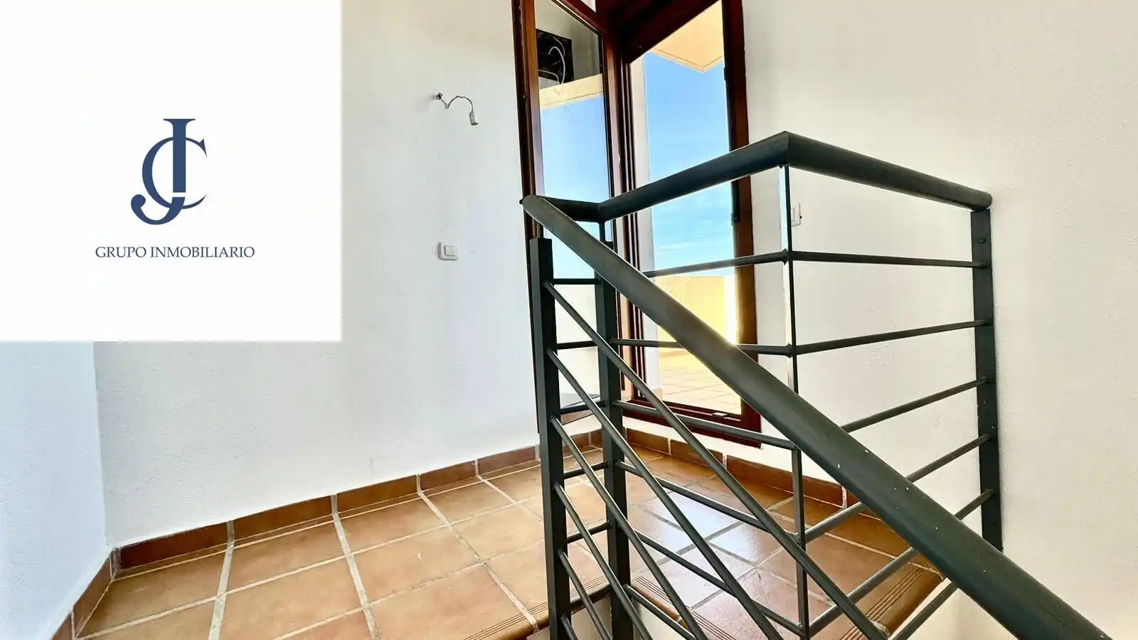 Casa aparellada en venda a UR6 15, imagen 4