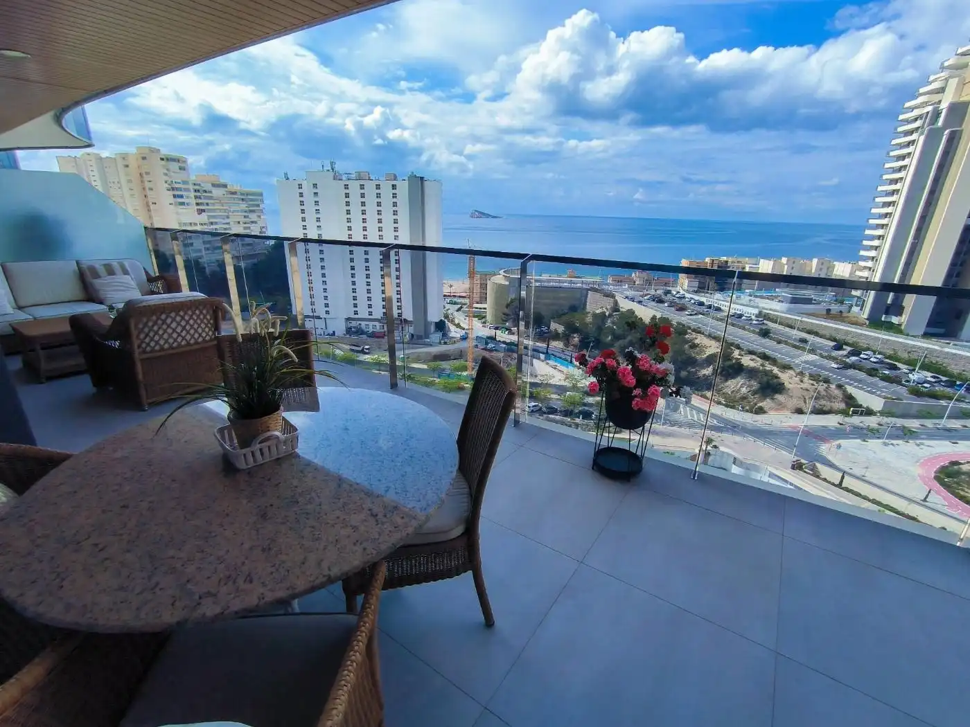 Vista exterior de Piso en venta en Benidorm con Aire acondicionado, Calefacción y Jardín privado