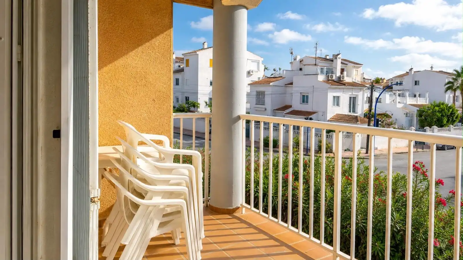 Terraza de Apartamento de alquiler en Torrevieja con Aire acondicionado, Calefacción y Terraza