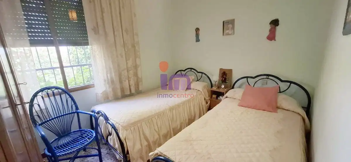 Dormitori de Casa o xalet en venda en Valdepeñas amb Jardí privat i Piscina