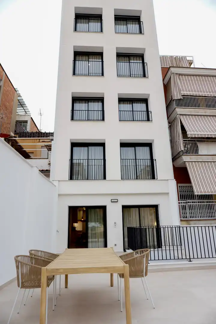 Vista exterior de Planta baja de alquiler en Barcelona con Aire acondicionado, Calefacción y Terraza