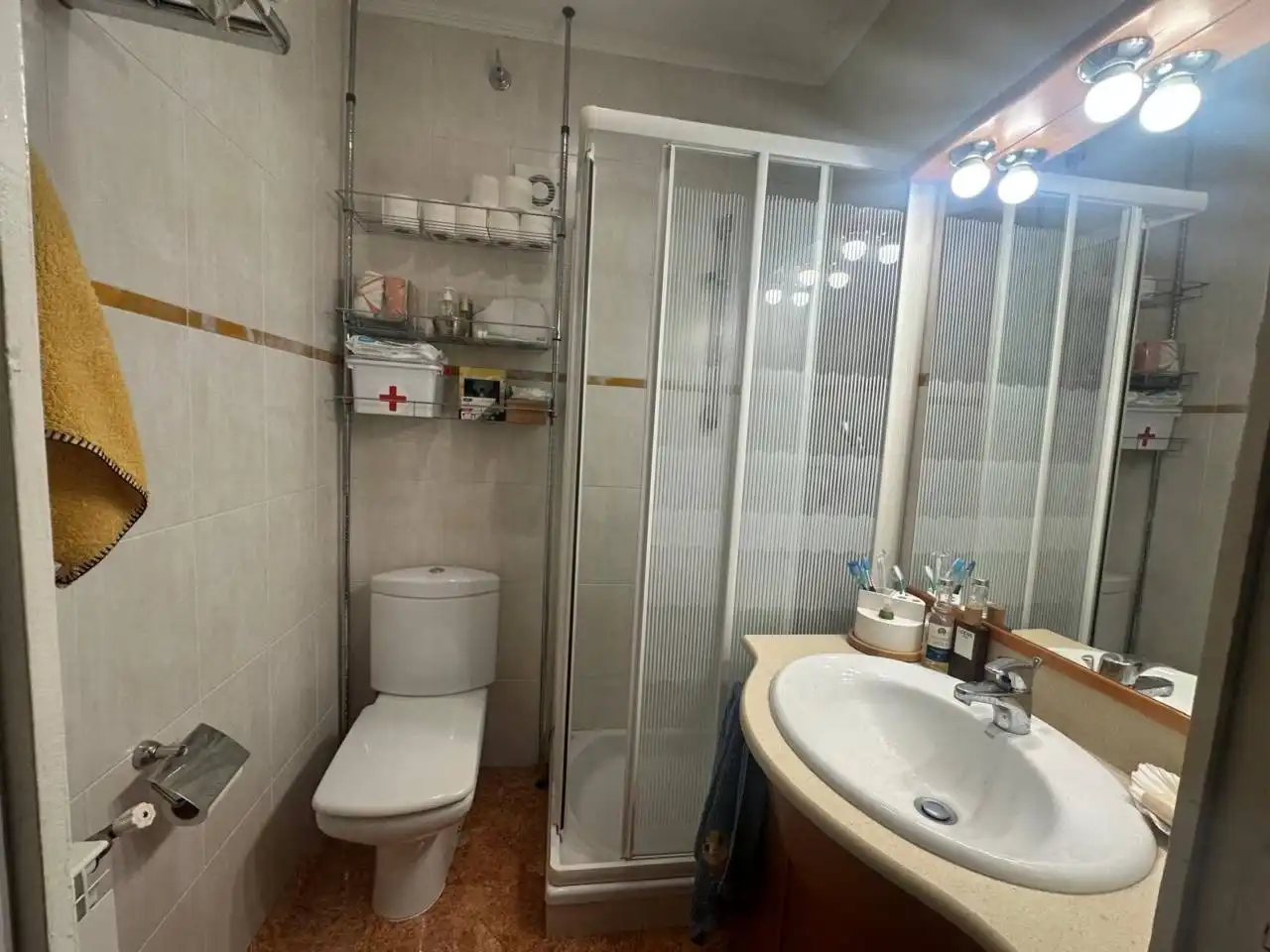 Bathroom of Flat for sale in Cervera  with Air Conditioner, Heating and Storage room
