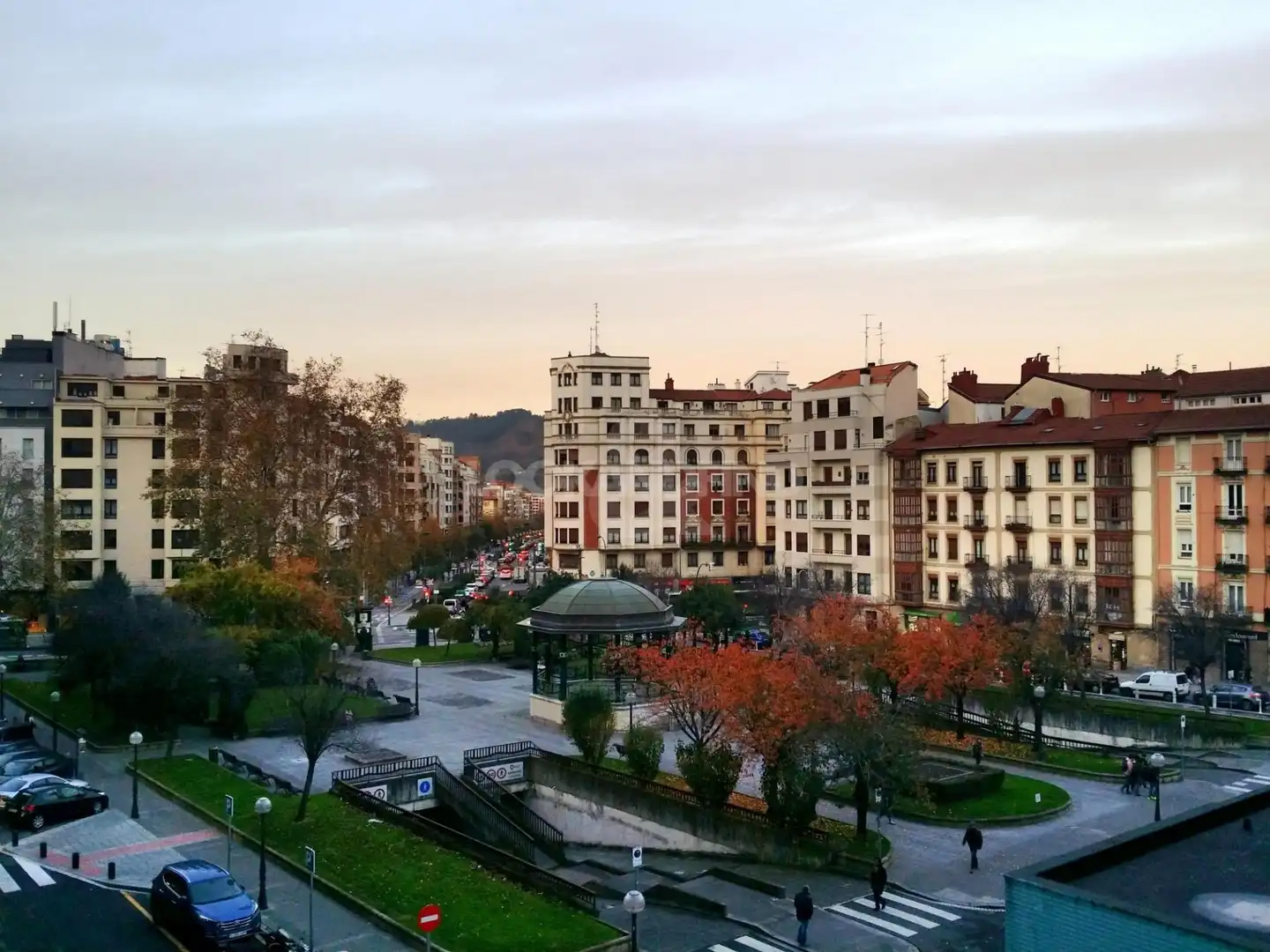 Vista exterior de Oficina de lloguer en Indautxu