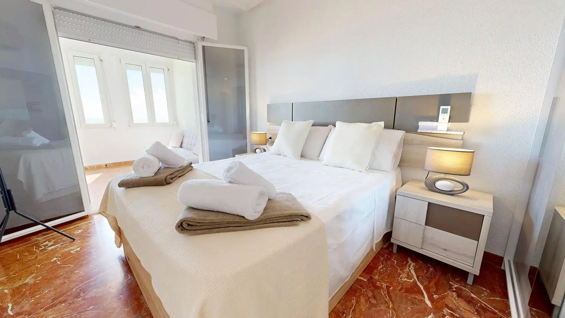 Dormitori de Apartament de lloguer en Elche / Elx amb Aire condicionat, Jardí privat i Terrassa