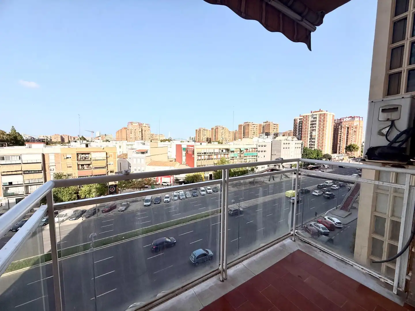 Vista exterior de Pis en venda en Valencia amb Balcó