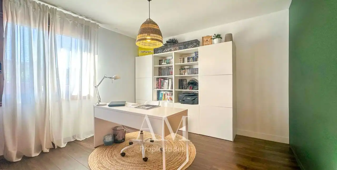 Sala d'estar de Casa o xalet en venda en Nigrán amb Calefacció, Jardí privat i Terrassa