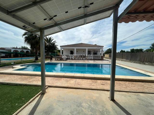 Finca rústica en Venta en CALLE GRANADA ( VENTA EL RITMO ) en Arahal