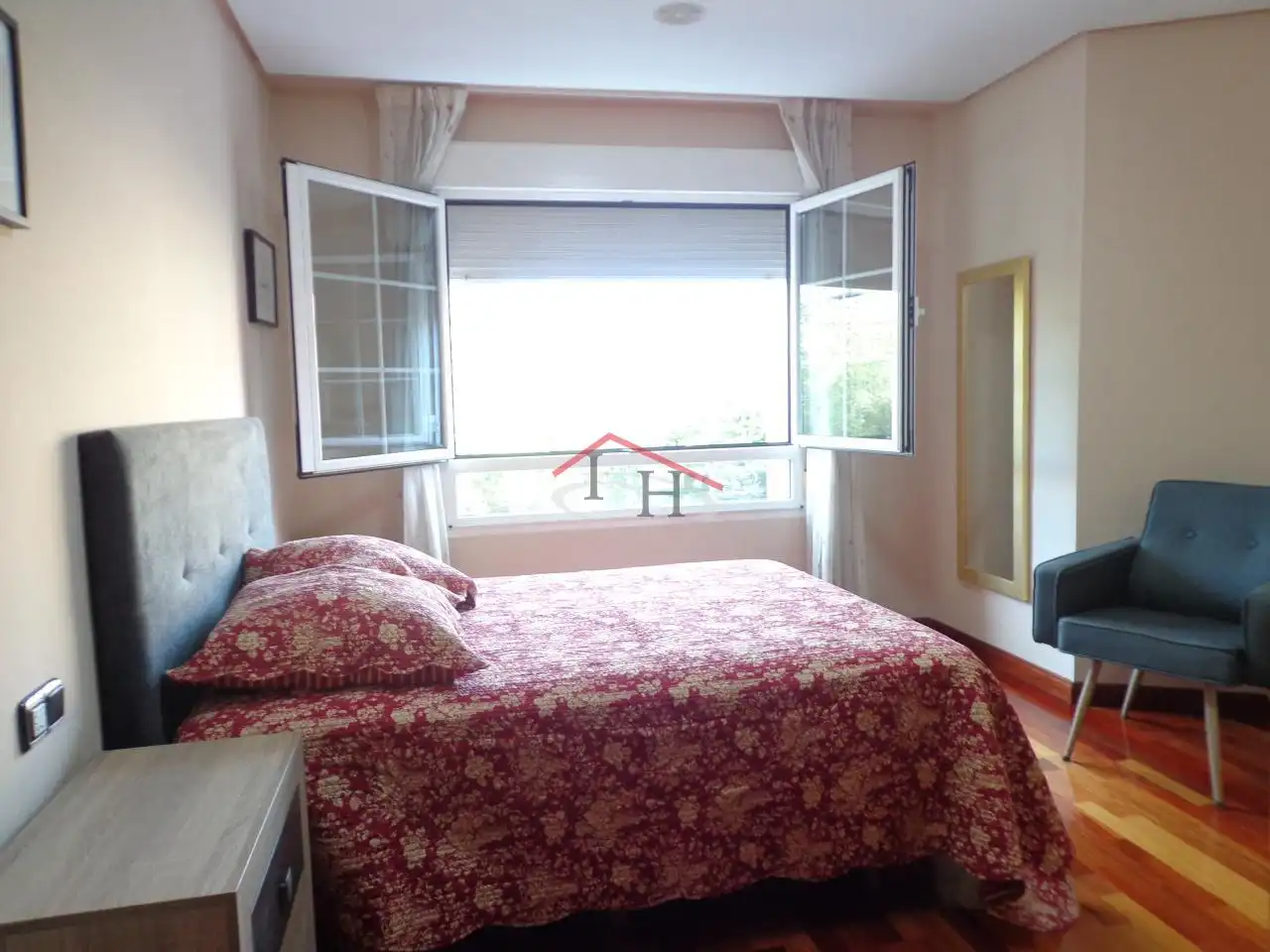 Schlafzimmer von Wohnung zur Miete in León Capital  mit Heizung, Parkett und Terrasse