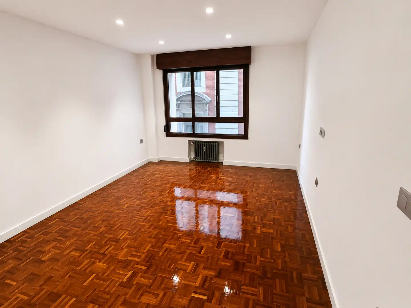Wohnung zur Miete in Gijón  mit Heizung, Parkett und Ofen