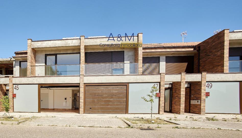 Photo 1 of Single-family semi-detached for sale in Fuente de la Fama, Laguna de Duero, Valladolid