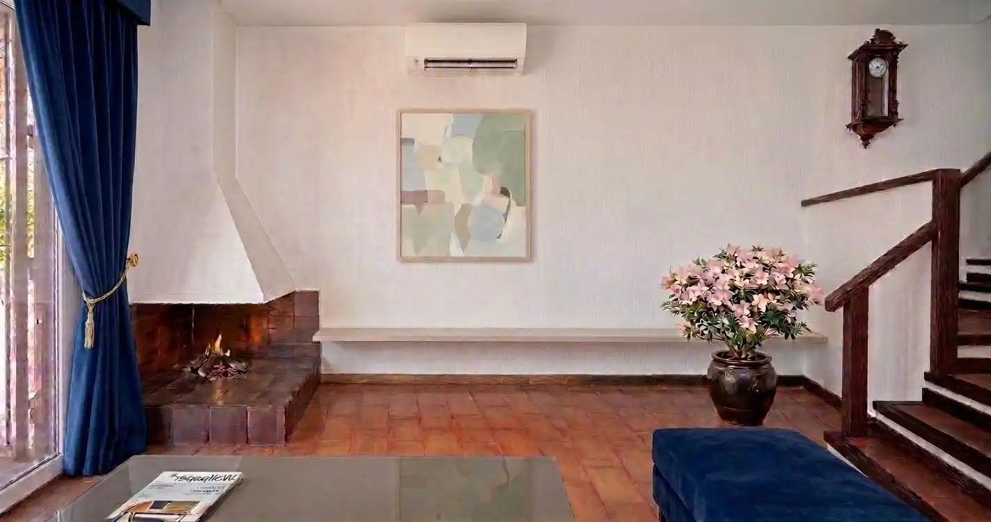 Sala de estar de Casa adosada en venta en Pozuelo de Alarcón con Aire acondicionado, Calefacción y Jardín privado