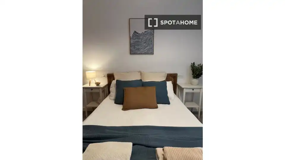 Bedroom of Flat for share in  Palma de Mallorca  with Air Conditioner, Heating and Furnished