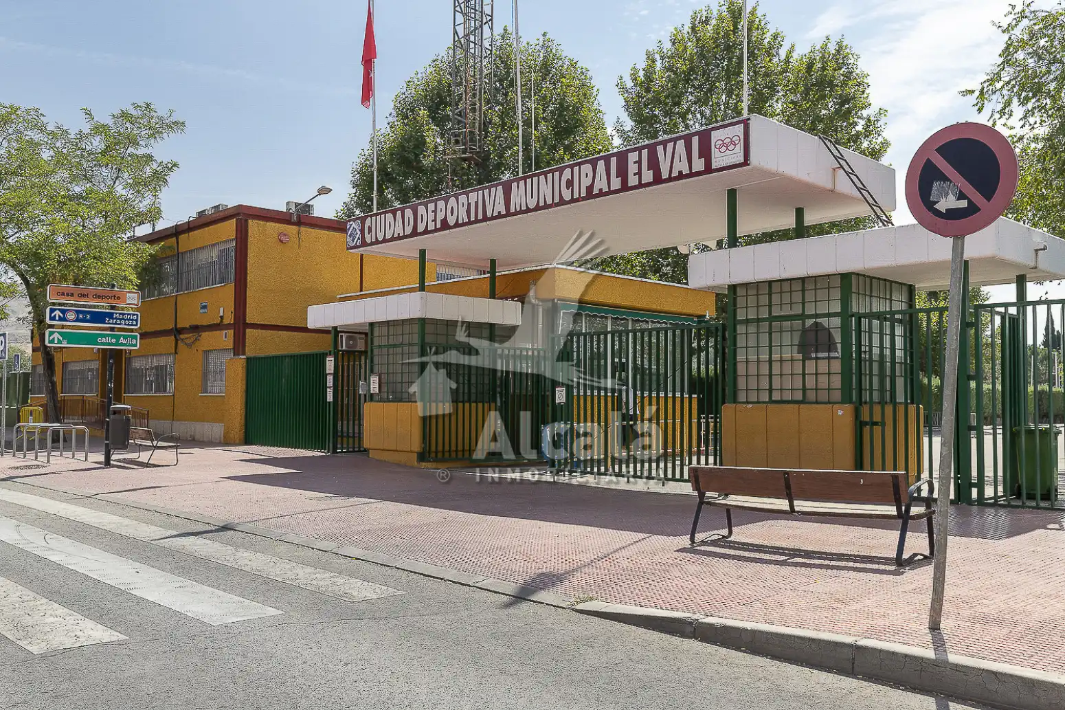 Vista exterior de Piso en venta en Alcalá de Henares con Calefacción y Terraza