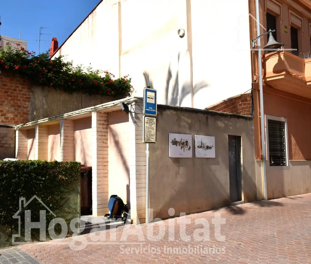 Exterior view of Houses for sale in Catarroja  with Terrace
