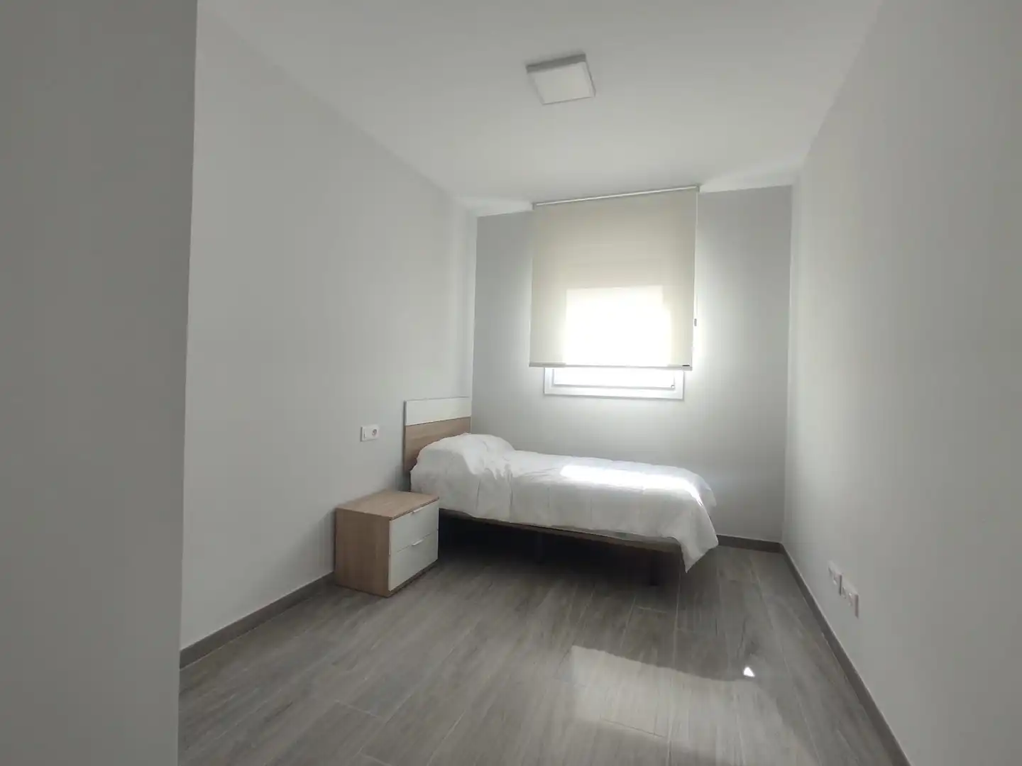 Schlafzimmer von Wohnung zur Miete in Dos Hermanas mit Klimaanlage, Heizung und Terrasse